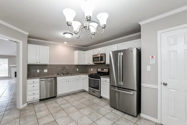 $2,050 | 521 Cedar Avenue, League City, TX 77573