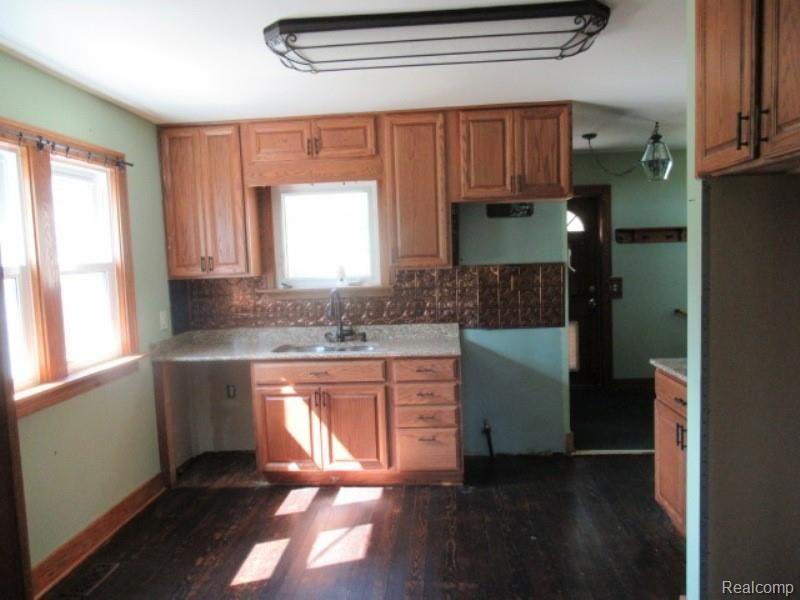 20380 Wilmot Road Belleville, MI 48111 - Photo 15 of 21 IMG_0095.JPG