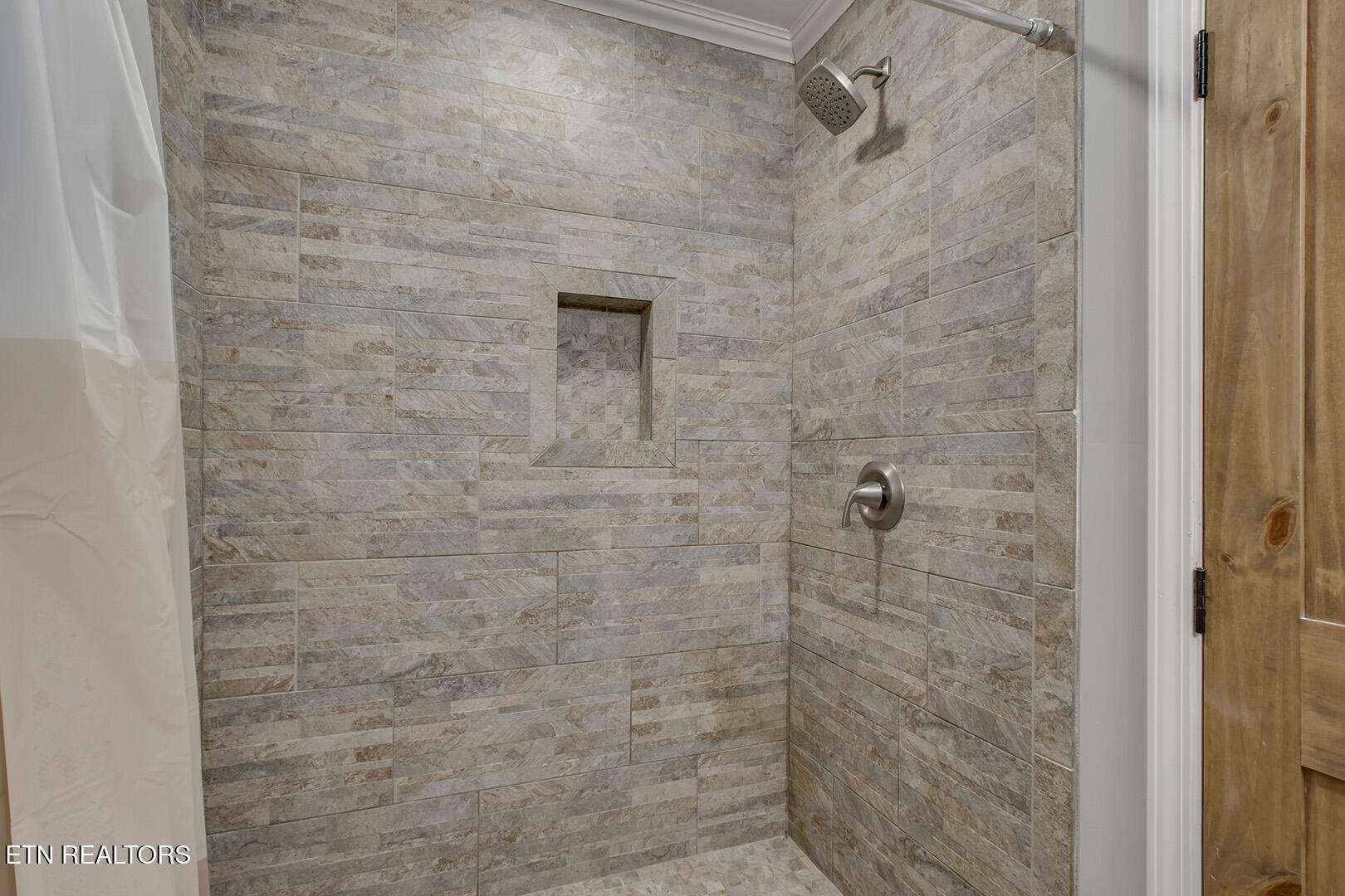 287 Cave Creek Road Loudon, TN 37774 - Photo 39 of 60 39_CaveCreekRoad_287_GuestBath2_02