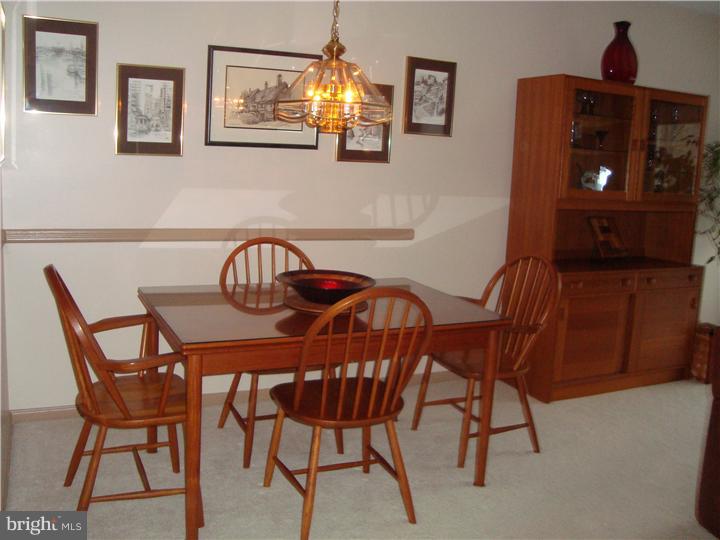 33 Trafalgar Road, Unit 18 Doylestown, PA 18901 - Photo 4 of 20 Dining Room