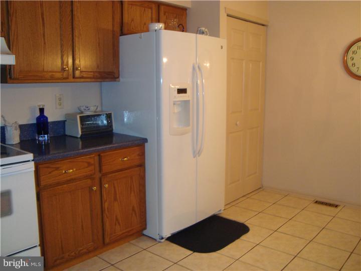 33 Trafalgar Road, Unit 18 Doylestown, PA 18901 - Photo 6 of 20 Kitchen