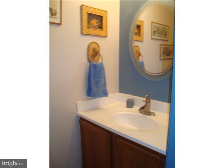 33 Trafalgar Road, Unit 18 Doylestown, PA 18901 - Photo 7 of 20 Half Bath