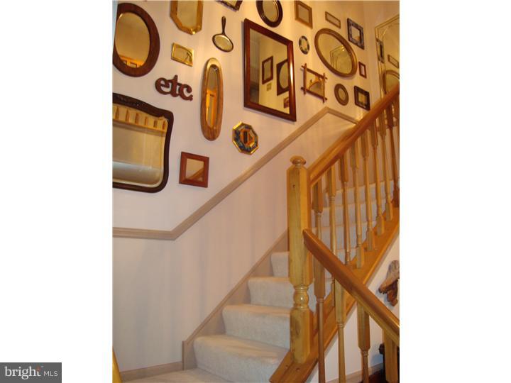 33 Trafalgar Road, Unit 18 Doylestown, PA 18901 - Photo 8 of 20 Hallway