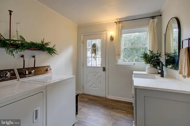 a view of a storage & utility room