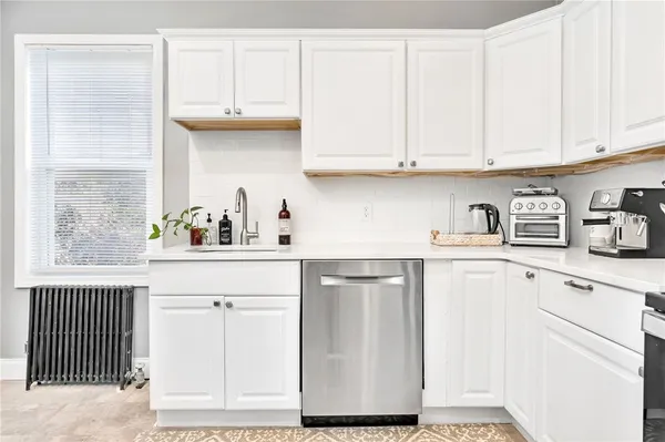 $999,000 | 90 University Avenue, Providence, RI 02906