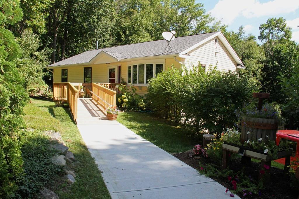 8 Reality Road Oxford, CT 06478 - Photo 1 of 1 "Welcome Home" Privacy surrounds this home