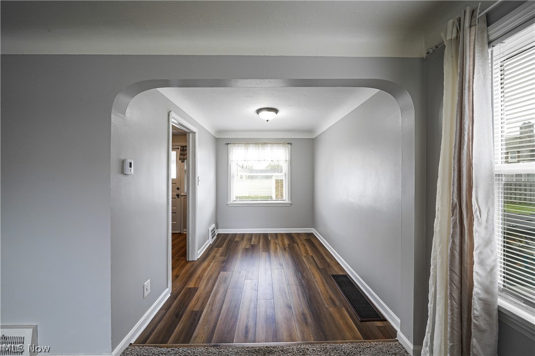 8604-8606 Biddulph Road Brooklyn, OH 44144 - Photo 13 of 29 Dining Room