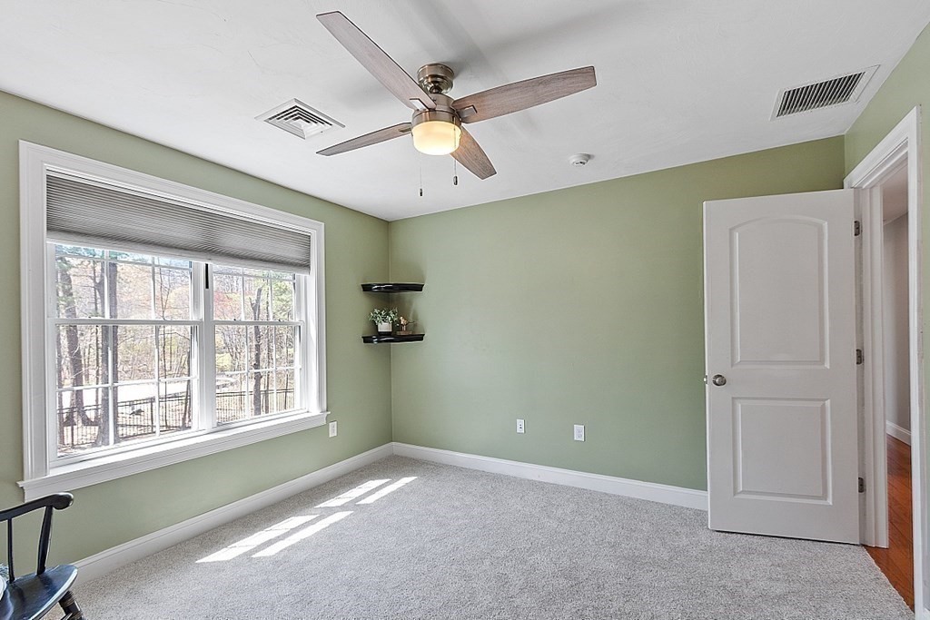 5 Elizabeth Road Hudson, MA 01749 - Photo 19 of 38 Gallery Image 19