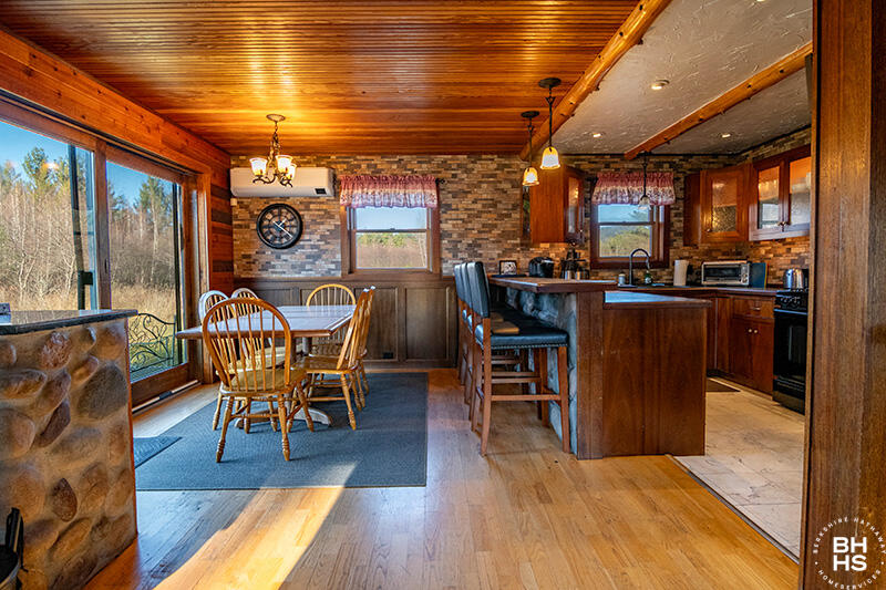 103 Perkins Road Wilmington, NY 12997 - Photo 9 of 51 CampBeaverCreekInWilmington_DR_Kitchen