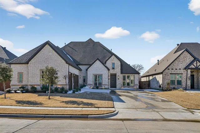 $914,900 | 7217 Harris Place, Arlington, TX 76001