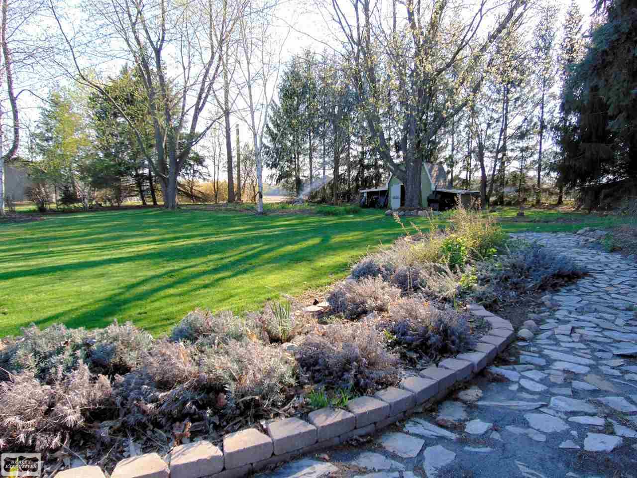 4802 Kidder Road Almont, MI 48003 - Photo 7 of 33 31347474-6.JPG