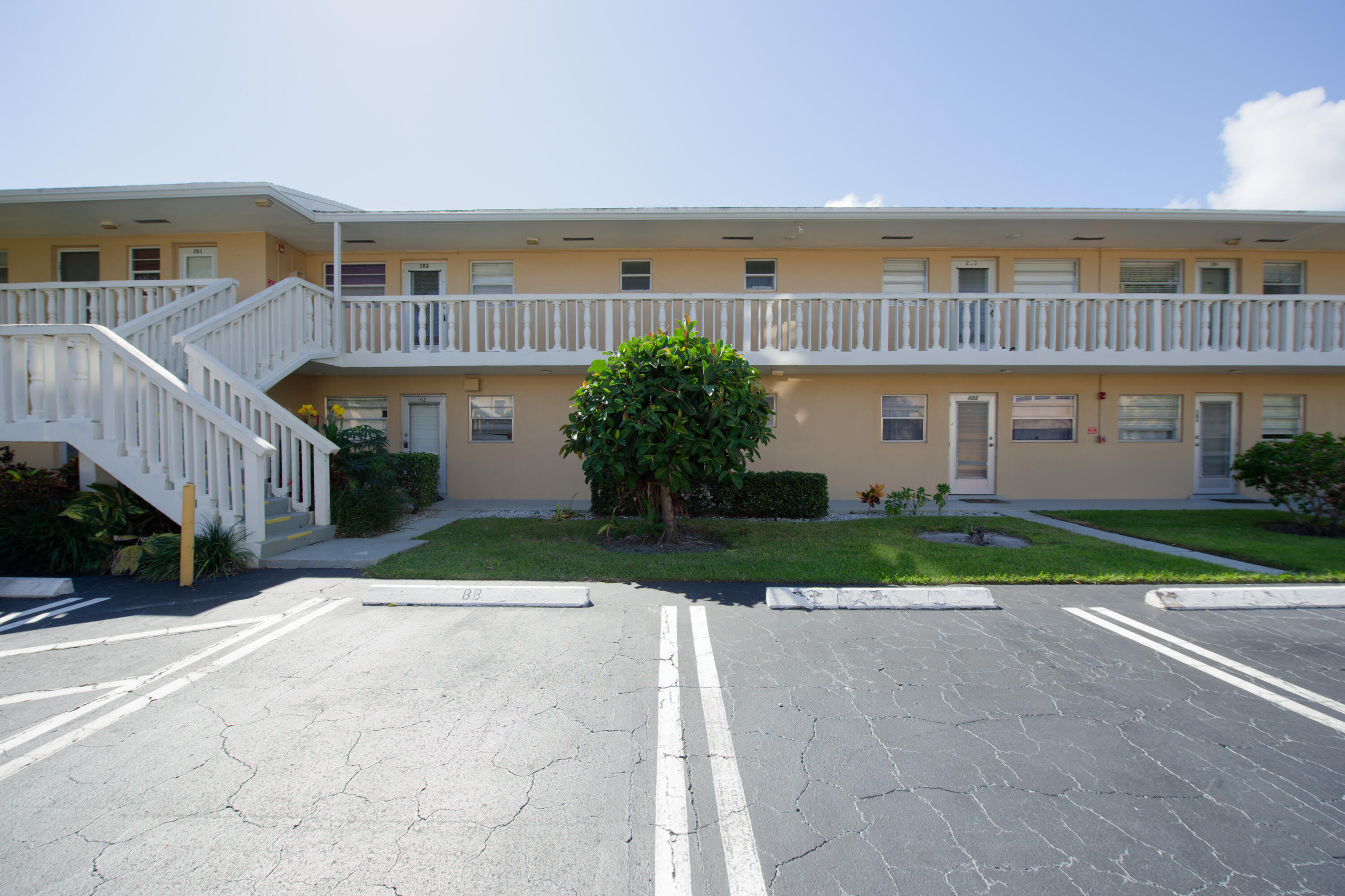 2102 Northeast 1st Way, Unit 202 Boynton Beach, FL 33435 - Photo 16 of 18 DSC00479_DxO