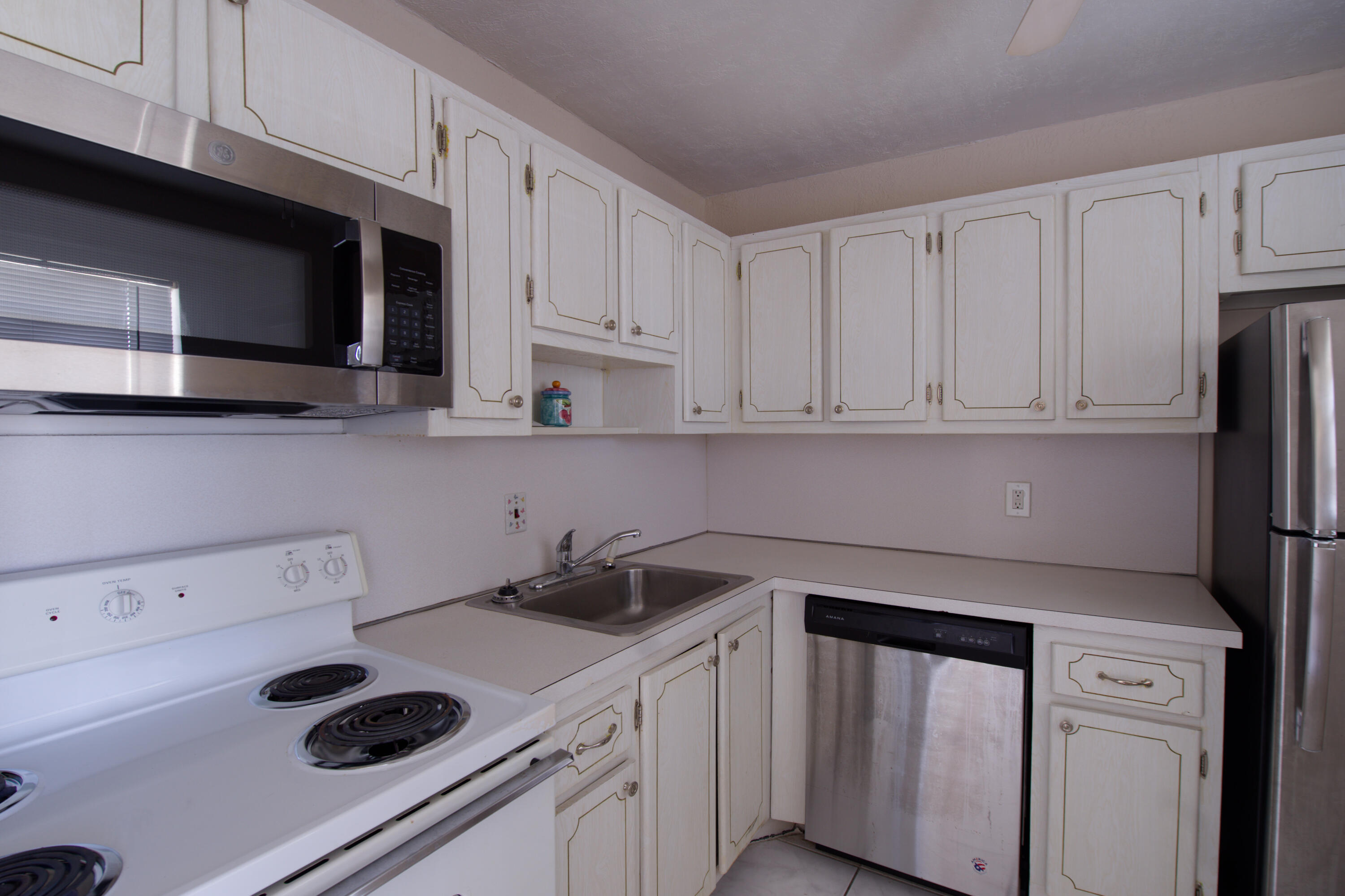 2102 Northeast 1st Way, Unit 202 Boynton Beach, FL 33435 - Photo 8 of 18 DSC00475_DxO