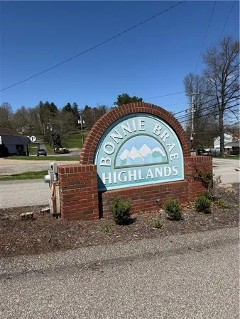 $126,000 | 608 Bonnie Brae Drive, Coraopolis, PA 15108