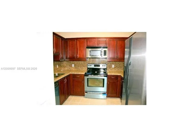 $2,400 | 5271 Southwest 8th Street, Unit 509, Coral Gables, FL 33134