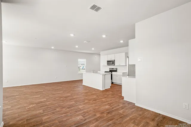 $2,000 | 6003 Bowie Mountain, San Antonio, TX 78245