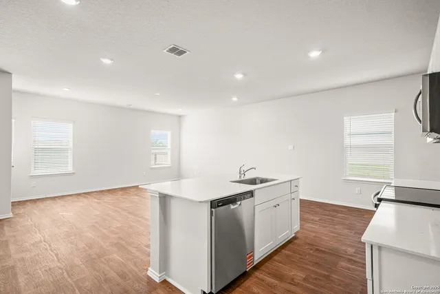 $2,000 | 6003 Bowie Mountain, San Antonio, TX 78245