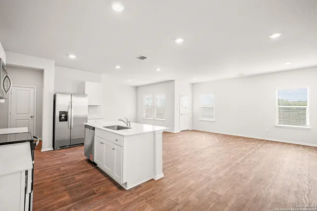 $2,000 | 6003 Bowie Mountain, San Antonio, TX 78245