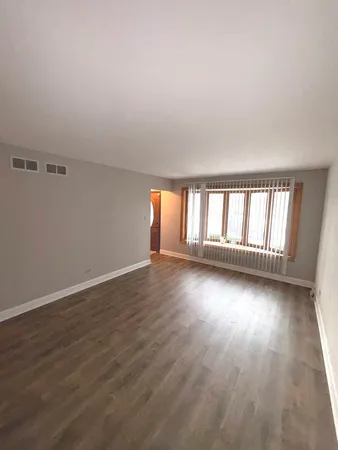 $249,000 | 18136 Oakwood Avenue, Lansing, IL 60438