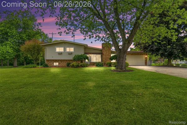 $275,000 | 5120 Hillcrest Circle, Flint, MI 48506