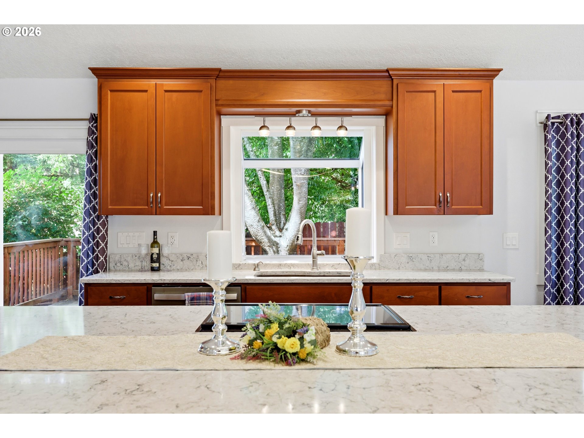 404 Southwest Overlook Court Gresham, OR 97080 - Photo 2 of 35 Kitchen