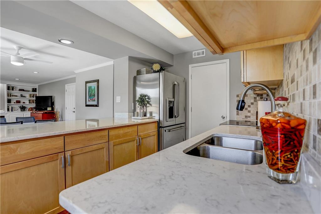 8148 Lieber Road Indianapolis, IN 46260 - Photo 8 of 31 Gallery Image 8