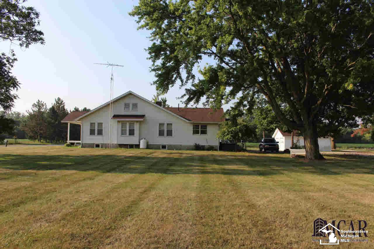 5767 Wilcox Road Dundee, MI 48131 - Photo 3 of 36