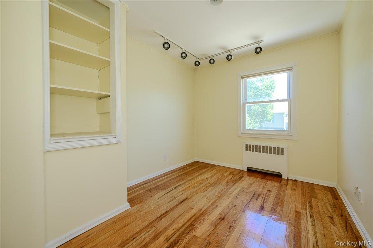 567 Oxford Road Cedarhurst, NY 11516 - Photo 11 of 23