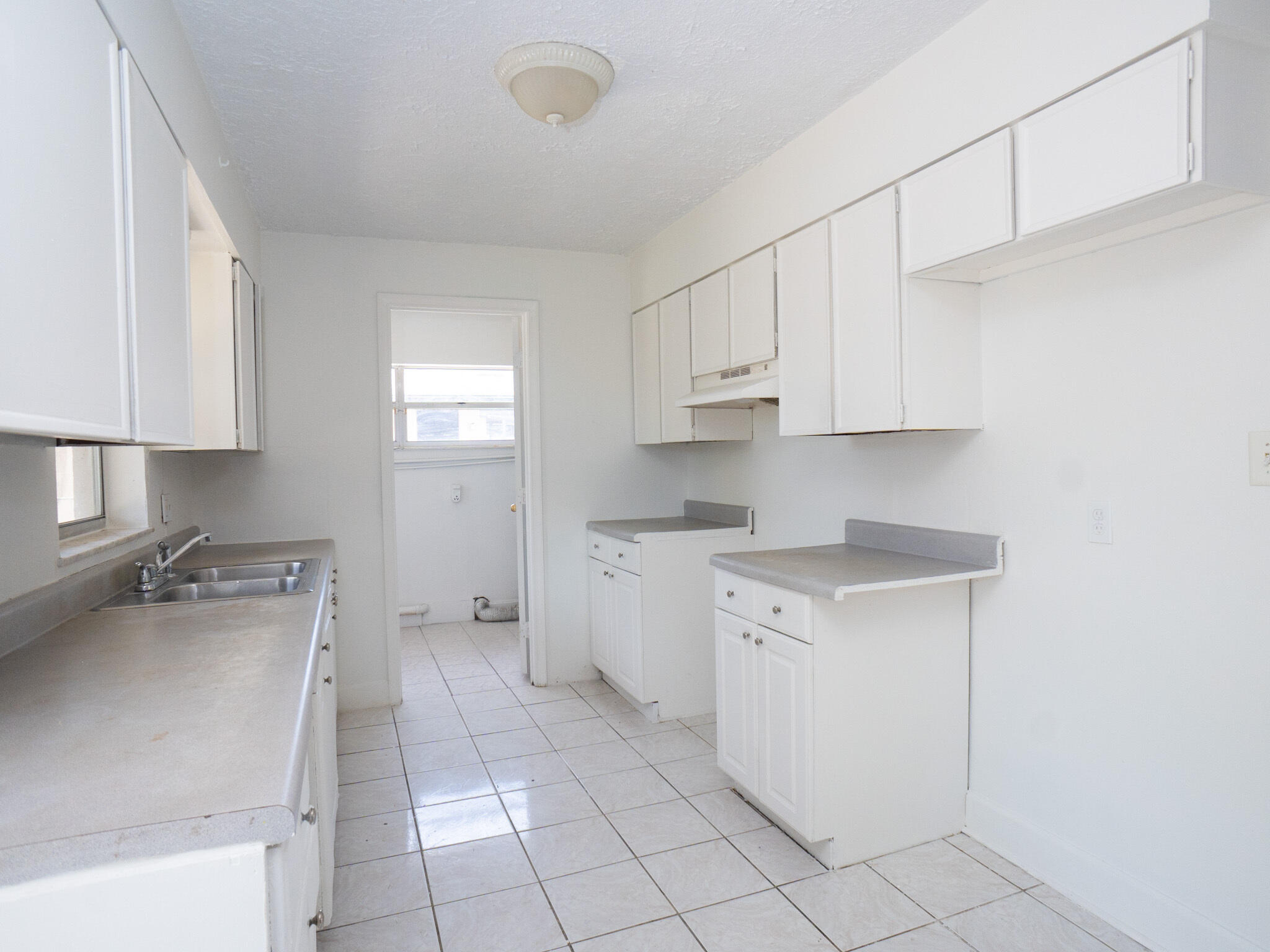 1032 Martinique Avenue Fort Pierce, FL 34982 - Photo 20 of 35 IMG_5447