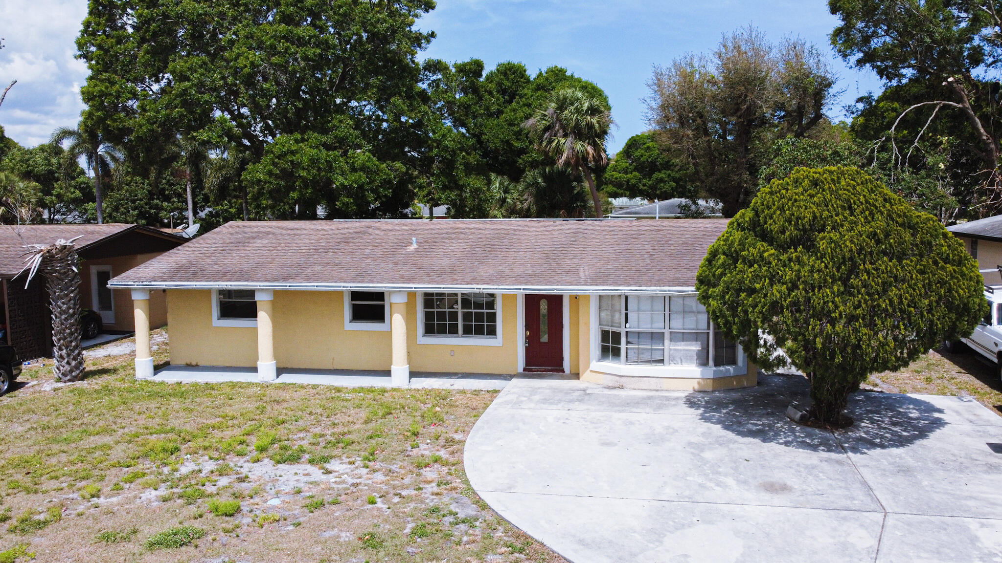 1032 Martinique Avenue Fort Pierce, FL 34982 - Photo 3 of 35 IMG_5464