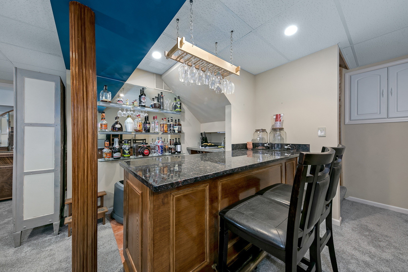 420 Butterfly Road Bolingbrook, IL 60490 - Photo 19 of 29 a kitchen with a table and chairs in it