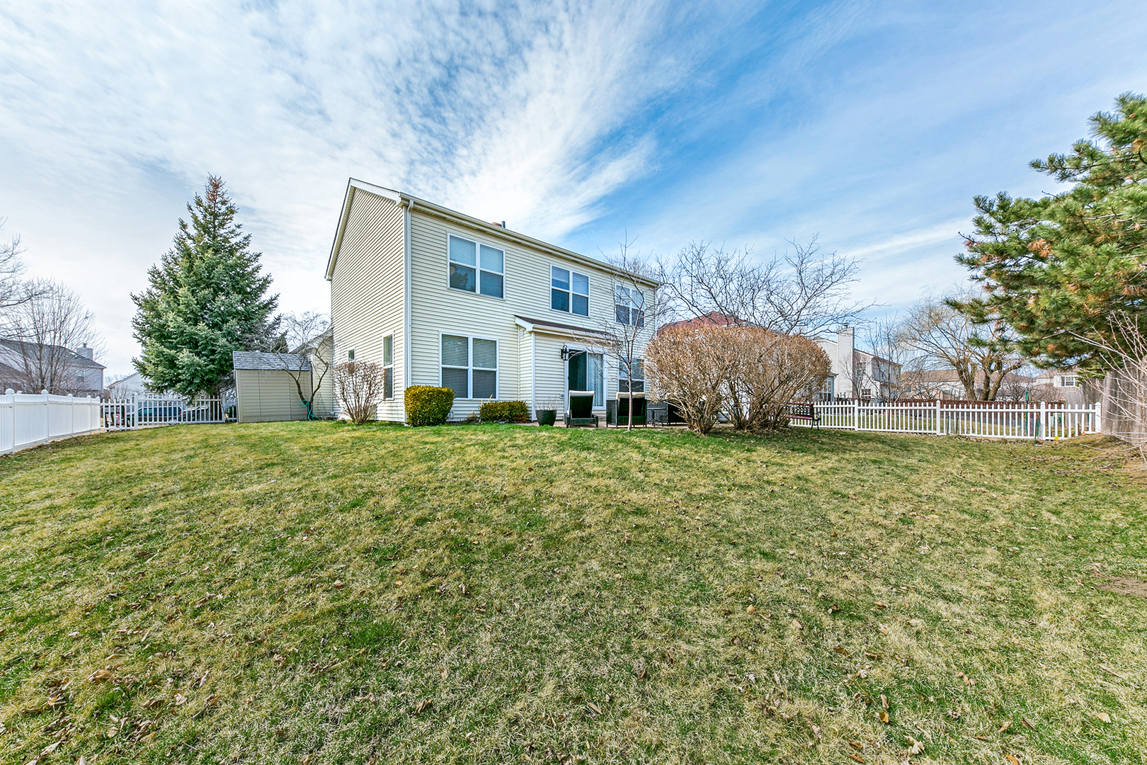 420 Butterfly Road Bolingbrook, IL 60490 - Photo 28 of 29 a front view of a house with garden