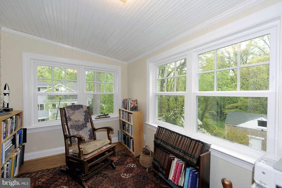 4854 Rock Spring Road Arlington, VA 22207 - Photo 17 of 21 Upstairs Sun Room/Den