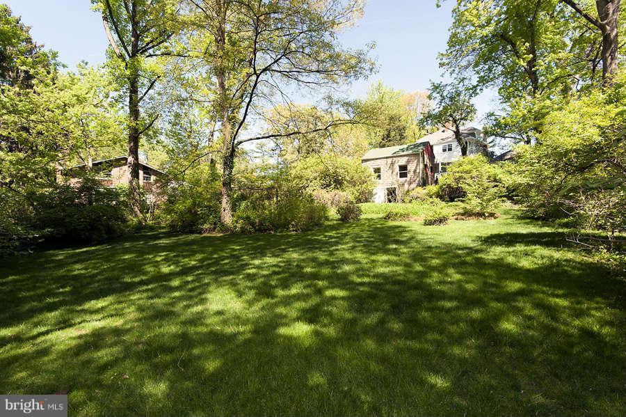 4854 Rock Spring Road Arlington, VA 22207 - Photo 20 of 21 Back Yard