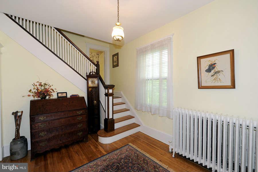 4854 Rock Spring Road Arlington, VA 22207 - Photo 3 of 21 Foyer