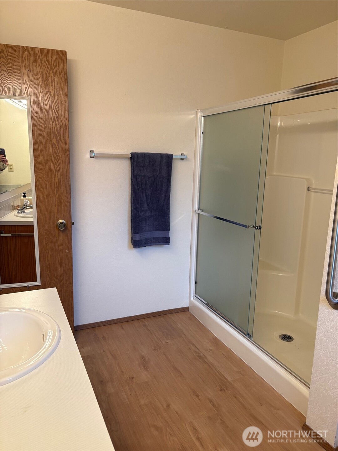 1352 Eastmont Avenue, Unit 15 East Wenatchee, WA 98802 - Photo 24 of 29 a view of a walk in closet and bedroom