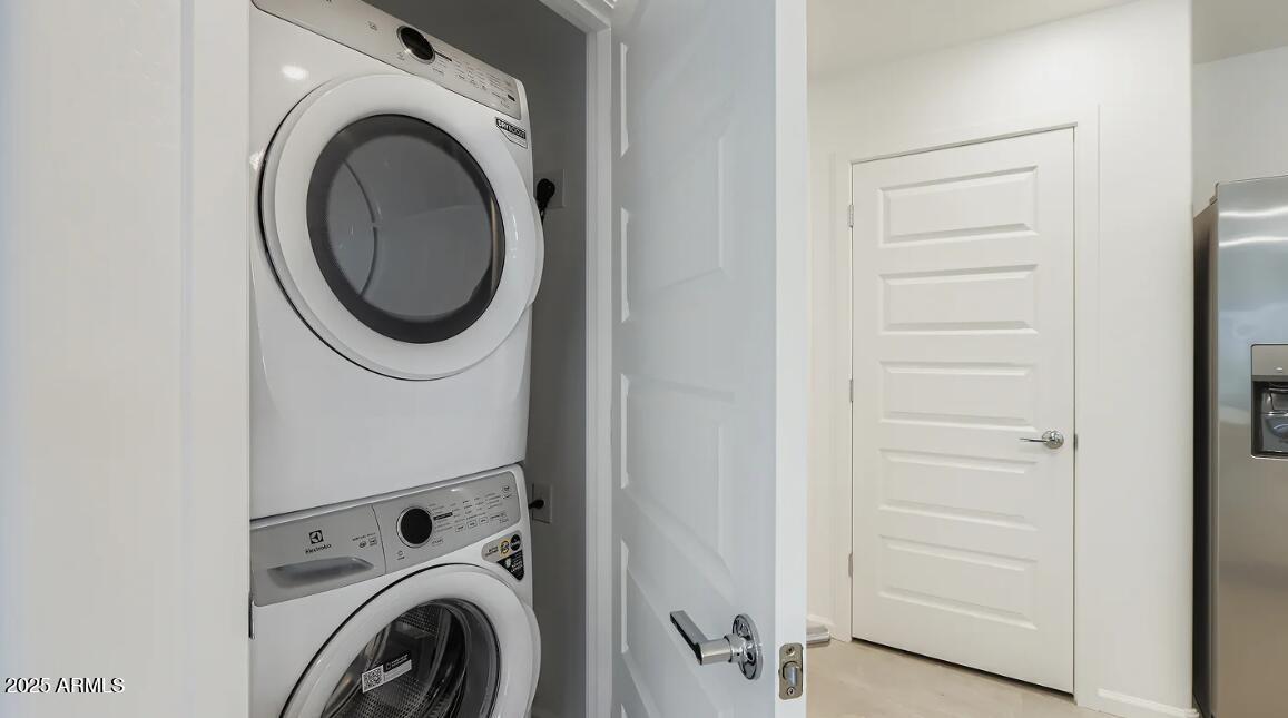 9674 West Piccadilly Road Avondale, AZ 85392 - Photo 14 of 18 Laundry