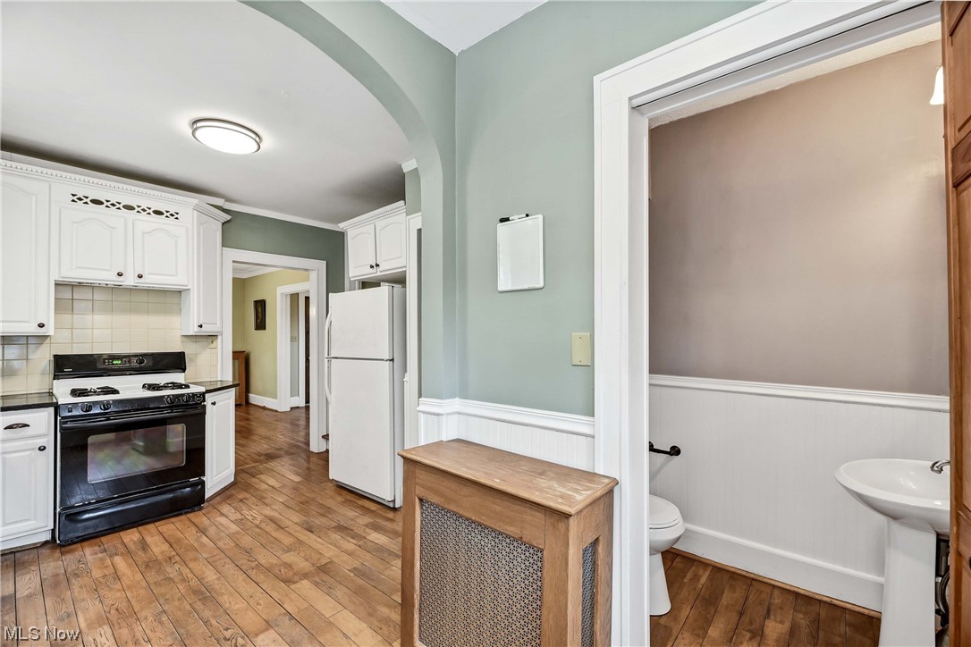 14552 Superior Road Cleveland Heights, OH 44118 - Photo 18 of 35