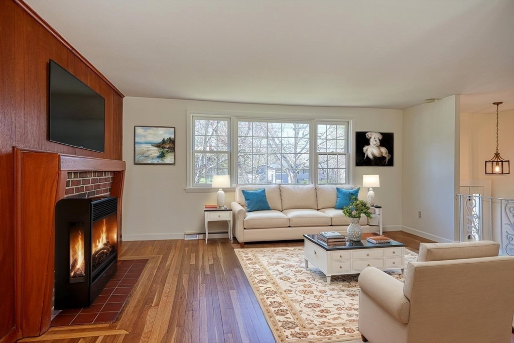 48 Pinecrest Road Holliston, MA 01746 - Photo 8 of 28 Gallery Image 8