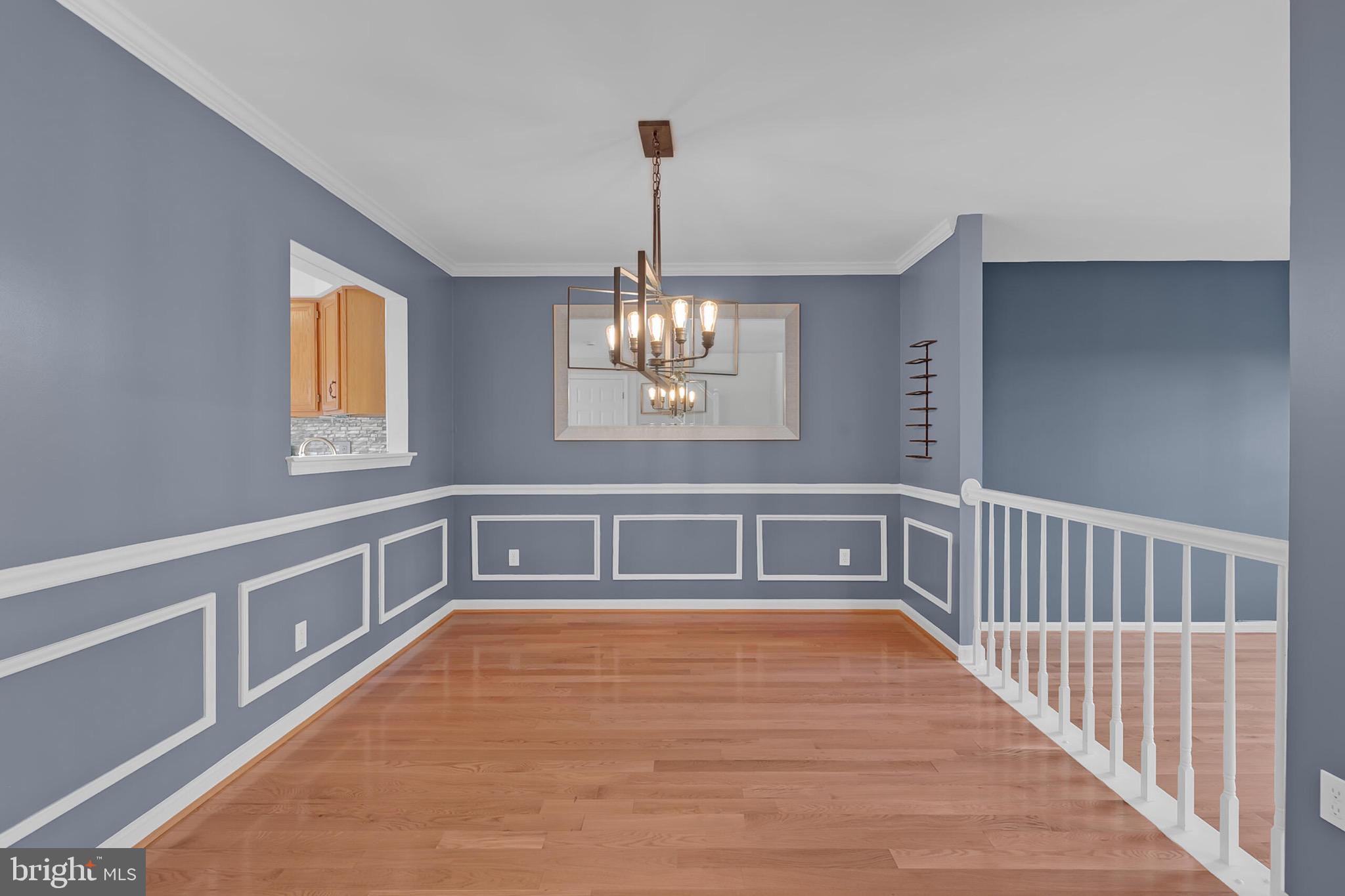 20888 Sandstone Square Sterling, VA 20165 - Photo 9 of 33 a view of an empty room and window