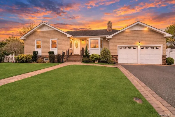 $997,000 | 20 Biltmore Boulevard, Massapequa, NY 11758