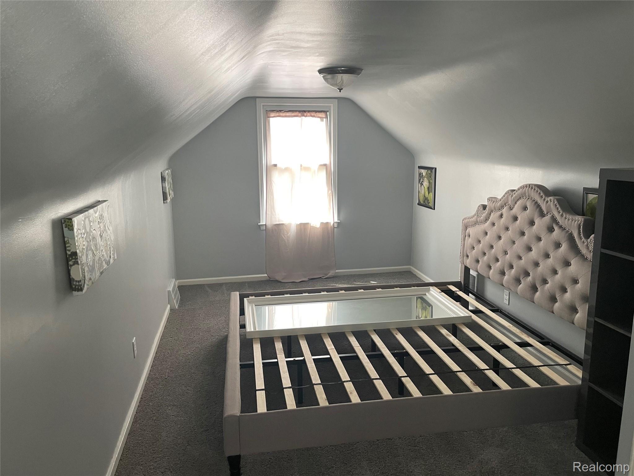 16073 Stephens Road Eastpointe, MI 48021 - Photo 12 of 14 769D8372-DFE4-4F26-AB88-CEFA52BA1722.jpeg