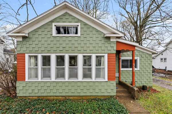 $187,500 | 325 West Burr Oak Street, Centreville, MI 49032