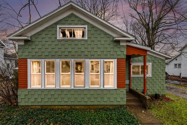 $187,500 | 325 West Burr Oak Street, Centreville, MI 49032