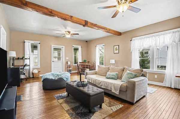 $187,500 | 325 West Burr Oak Street, Centreville, MI 49032