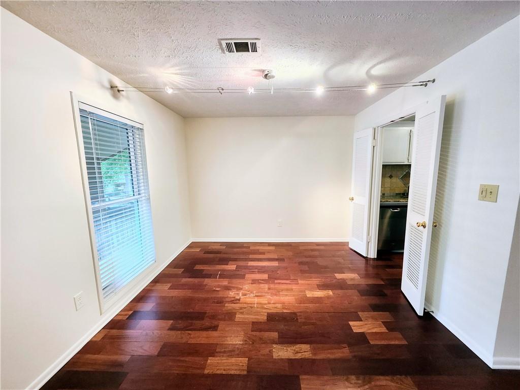 8740 Roswell Road, Unit 9D Atlanta, GA 30350 - Photo 5 of 18 Gallery Image 5