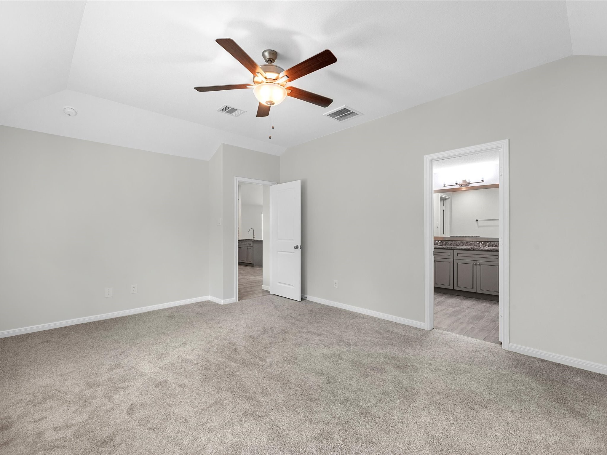 46 Fairway Drive Trinity, TX 75862 - Photo 12 of 26 an empty room with closet and a ceiling fan
