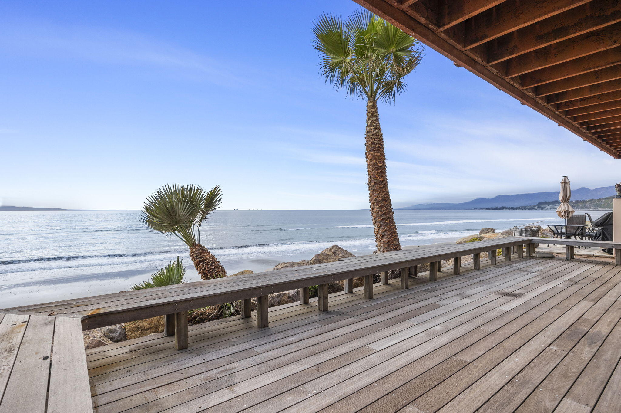 6726 Breakers Way Ventura, CA 93001 - Photo 31 of 42 a view of a balcony with chairs