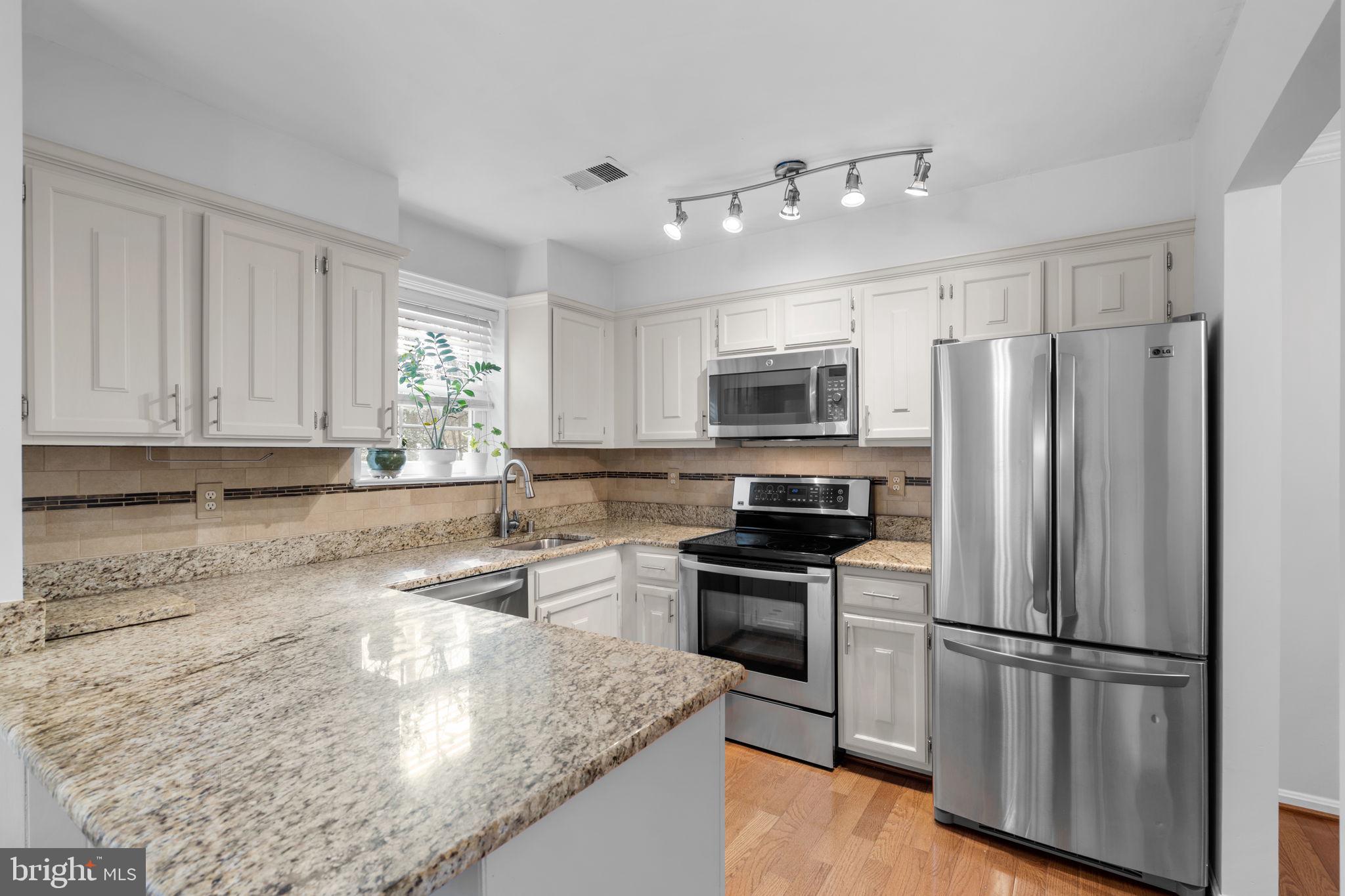 11713 Stillbrook Court Reston, VA 20191 - Photo 11 of 38 Gallery Image 11