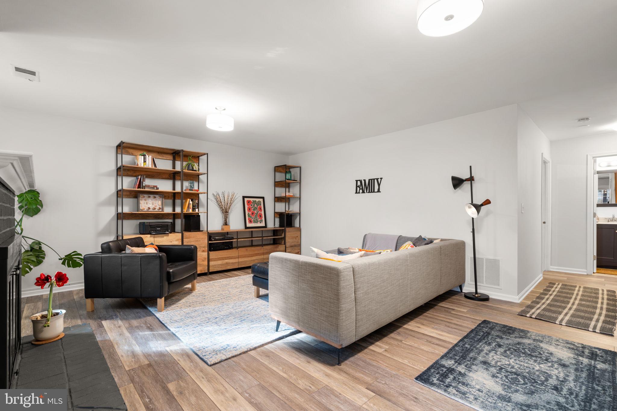 11713 Stillbrook Court Reston, VA 20191 - Photo 28 of 38 Gallery Image 28